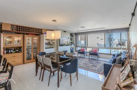 Apartamento com 3 Quartos à venda, 123m² no Três Figueiras, Porto Alegre