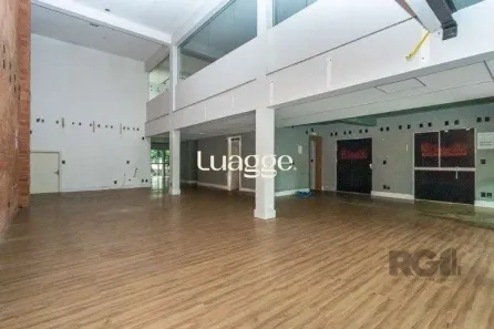 Prédio Comercial para alugar, 700m² no São João, Porto Alegre