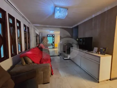 Casa com 5 Quartos à venda, 240m² no Pereira Lobo, Aracaju