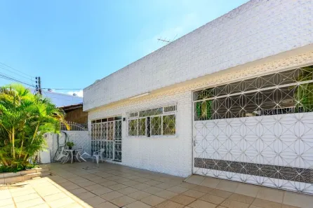 Casa com 6 Quartos à venda, 280m² no Guará II, Brasília