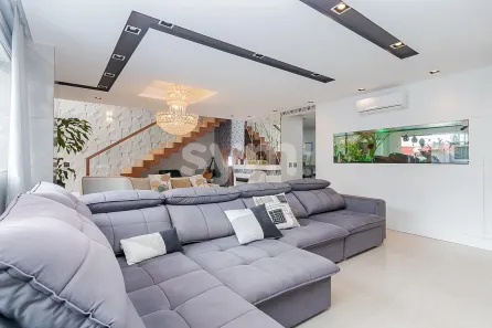 Casa de Condomínio com 4 Quartos para alugar, 200m² no Santa Cândida, Curitiba