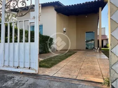Casa com 3 Quartos à venda, 70m² no Setor Garavelo, Goiânia