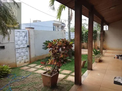 Casa com 3 Quartos para alugar, 390m² no Parque Aurora, Campos dos Goytacazes