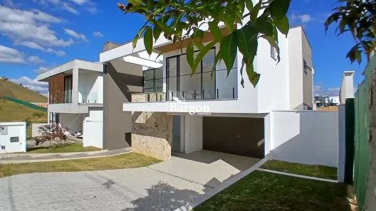 Casa de Condomínio com 4 Quartos à venda, 350m² no São Pedro, Juiz de Fora