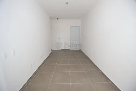 Casa de Condomínio com 2 Quartos para alugar, 53m² no Três Vendas, Pelotas