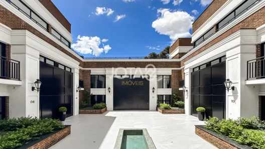 Casa de Condomínio com 3 Quartos à venda, 226m² no Ahú, Curitiba