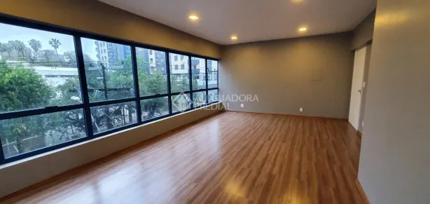 Sala Comercial à venda, 37m² no Rio Branco, Porto Alegre