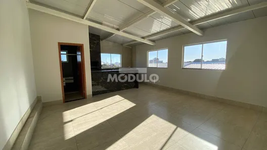 Apartamento com 3 Quartos para alugar, 126m² no Tibery, Uberlândia
