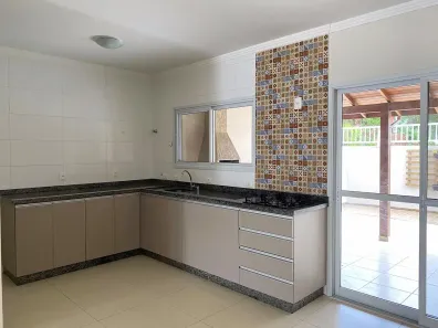 Sobrado com 3 Quartos para alugar, 120m² no Barra da Lagoa, Florianópolis
