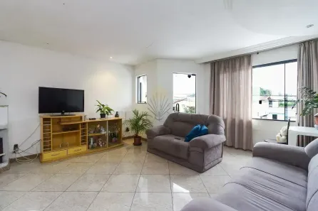 Sobrado com 4 Quartos à venda, 655m² no Pinheirinho, Curitiba