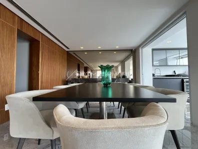 Apartamento com 3 Quartos para alugar, 255m² no Jardim Panorama, São Paulo