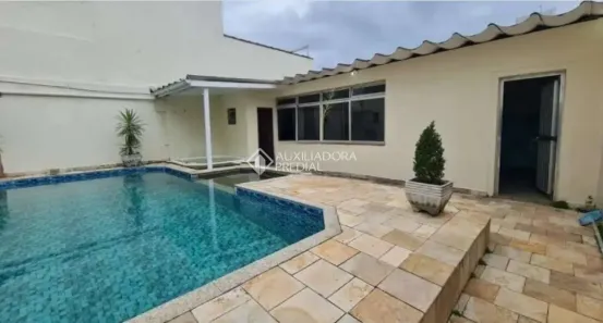 Sobrado com 3 Quartos à venda, 208m² no Vila Sao Paulo, Mongaguá