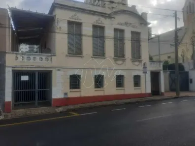 Sobrado com 4 Quartos à venda, 322m² no Centro, Araraquara