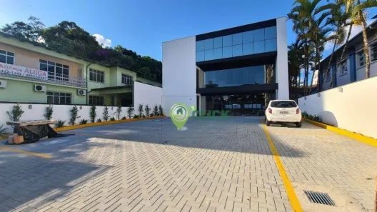 Prédio Comercial para alugar, 594m² no América, Joinville