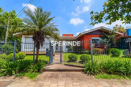 Casa com 4 Quartos para alugar, 232m² no Três Figueiras, Porto Alegre
