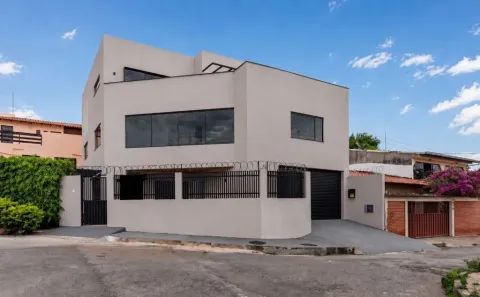 Casa com 4 Quartos à venda, 450m² no Metropolitana, Brasília