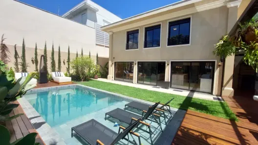 Sobrado com 4 Quartos para alugar, 330m² no Jardim Guedala, São Paulo