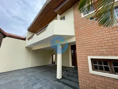 Sobrado com 3 Quartos à venda, 220m² no Jardim Refúgio, Sorocaba