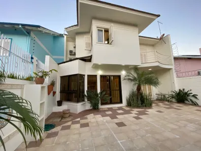 Casa com 3 Quartos à venda, 298m² no Marechal Rondon, Canoas