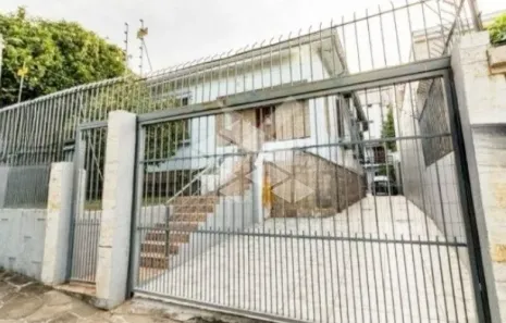 Casa com 5 Quartos à venda, 200m² no Santo Antônio, Porto Alegre