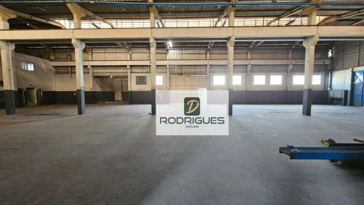 Galpão/Depósito/Armazém para alugar, 2100m² no Vila Sacadura Cabral, Santo André