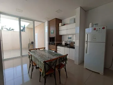 Casa de Condomínio com 3 Quartos à venda, 201m² no Estância dos Ipês, Uberaba