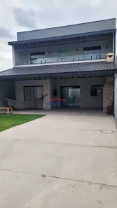 Sobrado com 2 Quartos à venda, 168m² no Loteamento Villa Branca, Jacareí