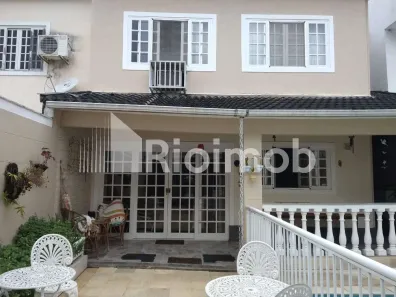 Casa de Condomínio com 4 Quartos à venda, 240m² no Vargem Pequena, Rio de Janeiro