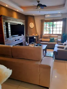 Casa com 2 Quartos à venda, 140m² no Hípica, Porto Alegre