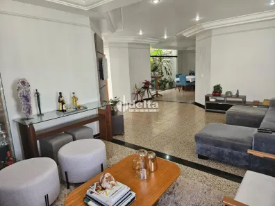 Casa com 3 Quartos à venda, 190m² no Vigilato Pereira, Uberlândia