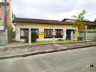 Casa com 4 Quartos à venda, 225m² no Glória, Joinville