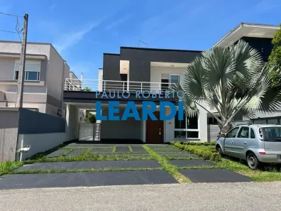 Casa de Condomínio com 4 Quartos à venda, 320m² no Aruã, Mogi das Cruzes