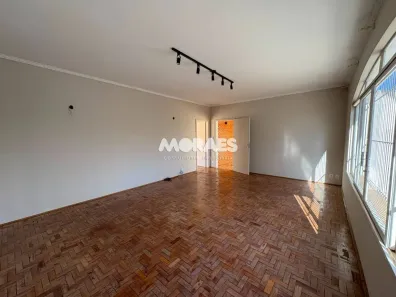 Casa com 3 Quartos para alugar, 250m² no Jardim Panorama, Bauru