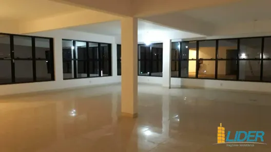 Imóvel Comercial para alugar, 520m² no Cidade Jardim, Uberlândia