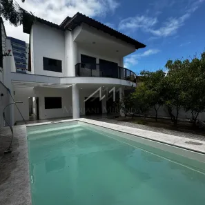 Casa com 7 Quartos à venda, 262m² no Jardim Camburi, Vitória