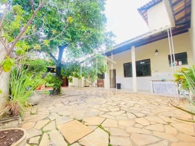 Casa com 5 Quartos à venda, 325m² no Santa Amélia, Belo Horizonte