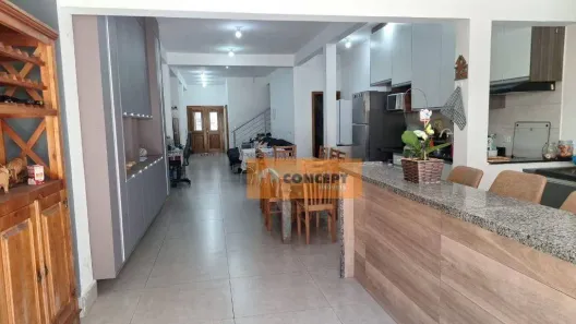 Sobrado com 4 Quartos para alugar, 500m² no Vila Acoreana, Poá