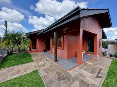 Casa com 3 Quartos à venda, 281m² no Pioneiro, Caxias do Sul