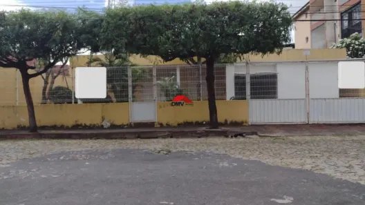 Casa com 3 Quartos à venda, 252m² no Joaquim Távora, Fortaleza