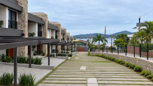 Casa com 2 Quartos à venda, 145m² no Lagoa da Conceição, Florianópolis