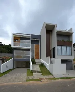 Casa de Condomínio com 3 Quartos à venda, 350m² no Santa Cândida, Curitiba