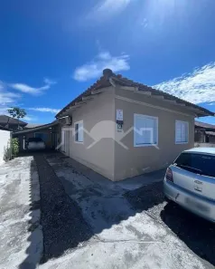 Casa com 3 Quartos à venda, 145m² no Petrópolis, Joinville