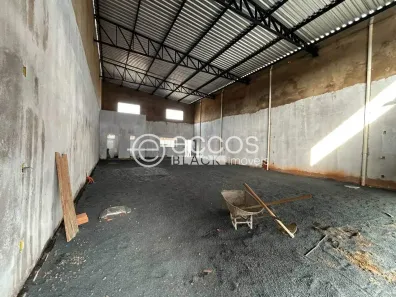 Galpão/Depósito/Armazém à venda, 180m² no Alto Umuarama, Uberlândia