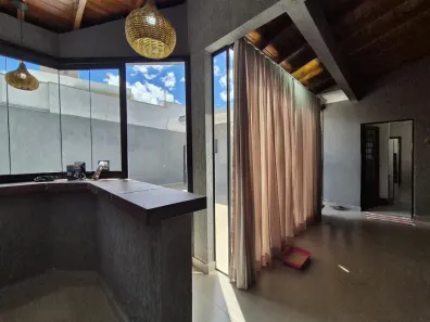 Casa com 3 Quartos à venda, 162m² no Jardim Mansur, Campo Grande