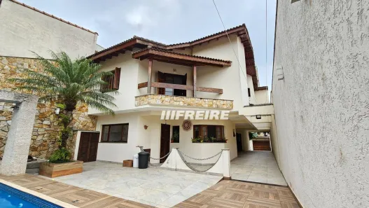 Sobrado com 4 Quartos para alugar, 495m² no Jardim, Santo André