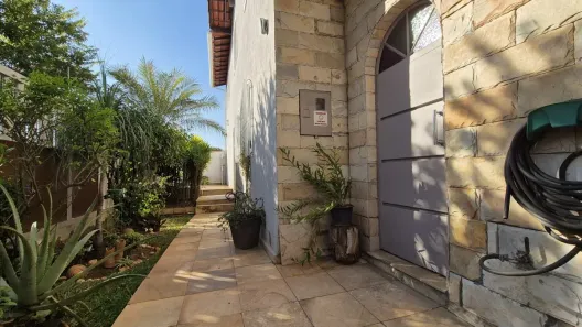 Casa com 5 Quartos à venda, 250m² no Ouro Preto, Belo Horizonte