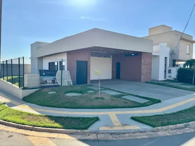 Casa de Condomínio com 3 Quartos à venda, 213m² no Jardins Capri, Senador Canedo