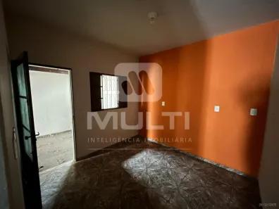 Casa com 3 Quartos à venda, 185m² no Laranjeiras, Uberlândia