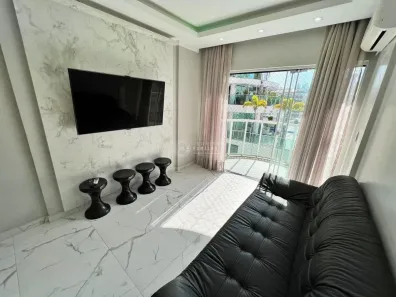 Apartamento com 3 Quartos para alugar, 80m² no Centro, Balneário Camboriú
