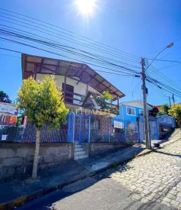Casa com 7 Quartos à venda, 304m² no São Caetano, Caxias do Sul